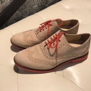 Cole Haan Ladies lace-ups with Nike Air, Size 6